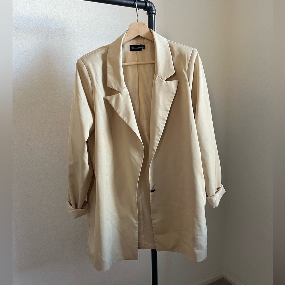 Pretty Little Thing oversized blazer